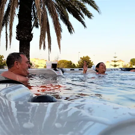 Вилла Luxury 7 Bedroom Heated Pool Hot Tub 5 Mins From The Sleeps 16 Бенальмадена