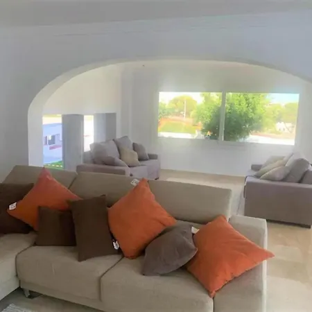 Luxury 7 Bedroom Heated Pool Hot Tub 5 Mins From The Sleeps 16 Вилла *