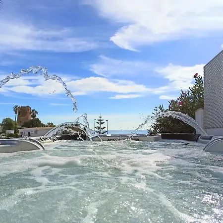 Luxury 7 Bedroom Heated Pool Hot Tub 5 Mins From The Sleeps 16 Вилла *