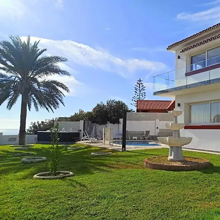 Вилла Luxury 7 Bedroom Heated Pool Hot Tub 5 Mins From The Sleeps 16 *